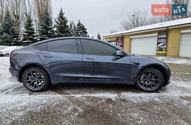 Седан Tesla Model 3 2021 в 