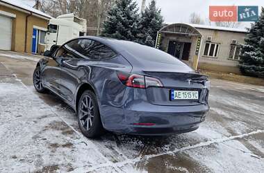 Седан Tesla Model 3 2021 в 