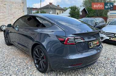 Седан Tesla Model 3 2020 в 