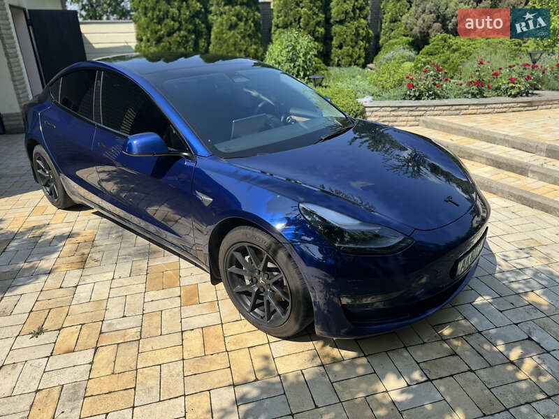 Седан Tesla Model 3 2022 в Києві