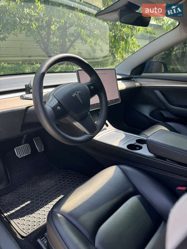 Седан Tesla Model 3 2022 в Києві
