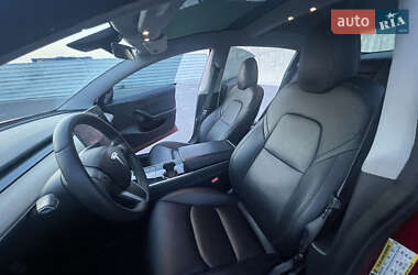 Седан Tesla Model 3 2020 в 