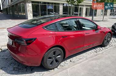 Седан Tesla Model 3 2021 в 