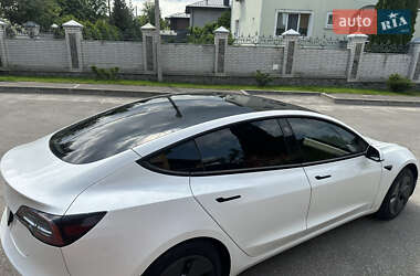 Седан Tesla Model 3 2023 в 