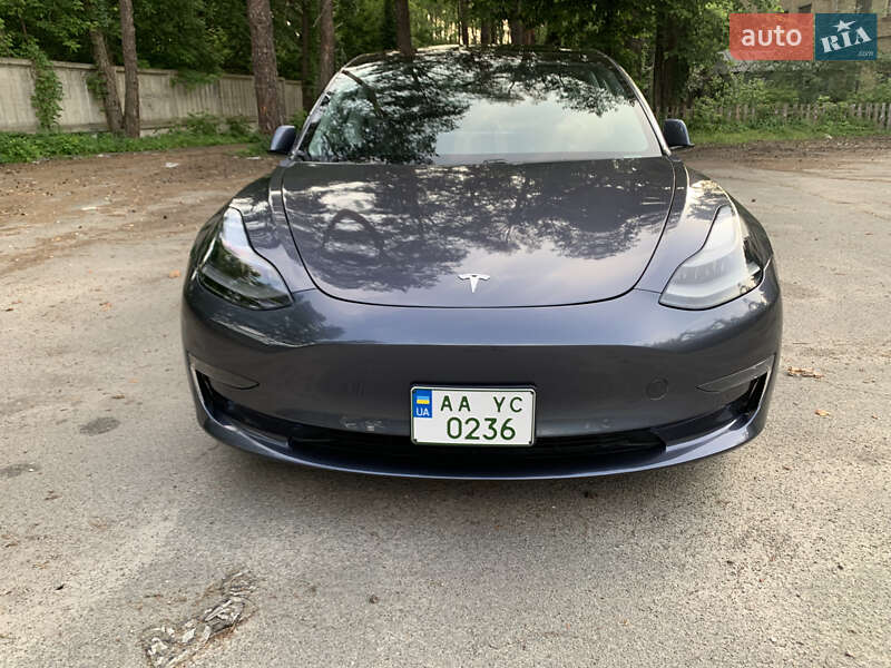 Седан Tesla Model 3 2021 в Киеве