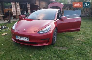 Седан Tesla Model 3 2019 в Ужгороде