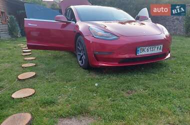 Седан Tesla Model 3 2019 в 