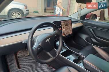 Седан Tesla Model 3 2019 в 