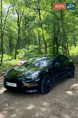 Седан Tesla Model 3 2023 в 