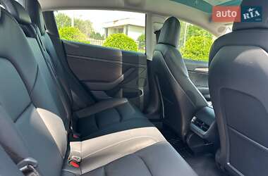 Седан Tesla Model 3 2021 в Луцке