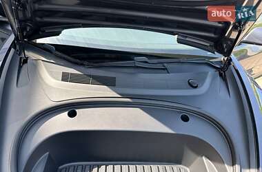 Седан Tesla Model 3 2021 в Луцке