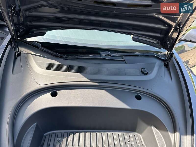 Седан Tesla Model 3 2021 в Луцьку