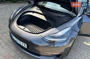 Седан Tesla Model 3 2021 в Луцке