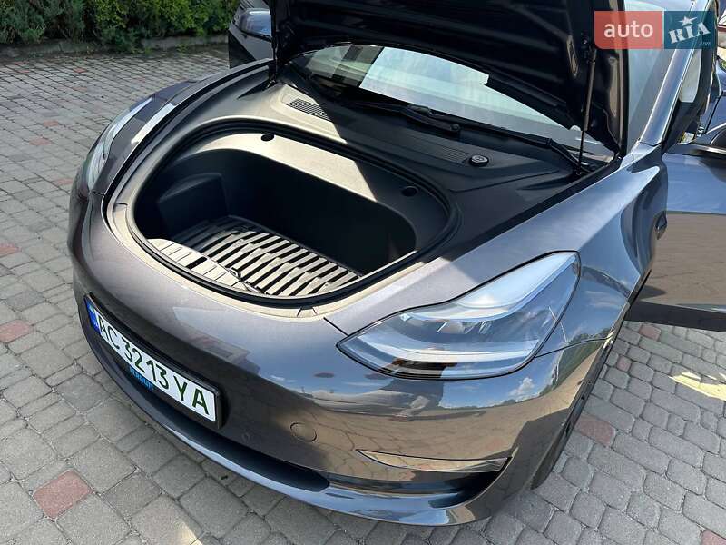 Седан Tesla Model 3 2021 в Луцьку