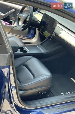 Седан Tesla Model 3 2022 в 