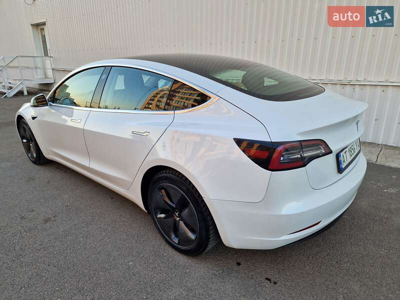 Седан Tesla Model 3 2020 в Луцке