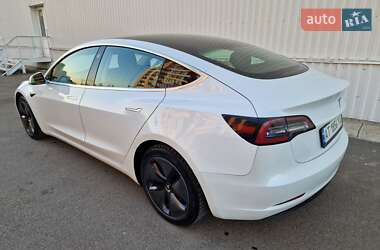 Седан Tesla Model 3 2020 в 