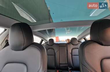 Седан Tesla Model 3 2020 в 