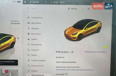 Седан Tesla Model 3 2022 в 