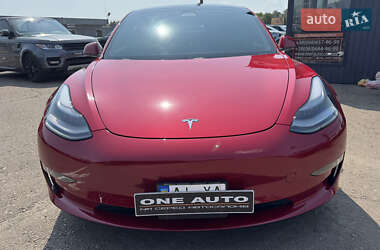 Седан Tesla Model 3 2021 в 