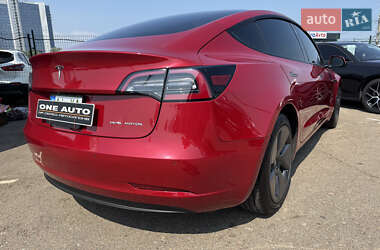 Седан Tesla Model 3 2021 в 