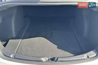 Седан Tesla Model 3 2023 в 