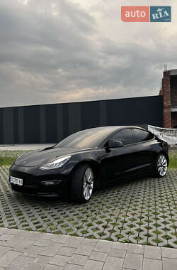 Седан Tesla Model 3 2019 в 