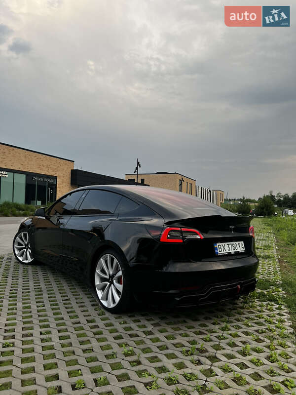 Седан Tesla Model 3 2019 в Хмельницком