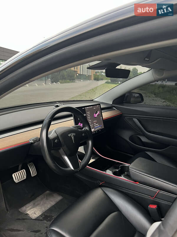 Седан Tesla Model 3 2019 в Хмельницком