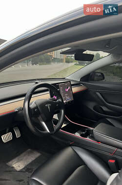 Седан Tesla Model 3 2019 в 