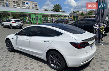 Седан Tesla Model 3 2020 в 