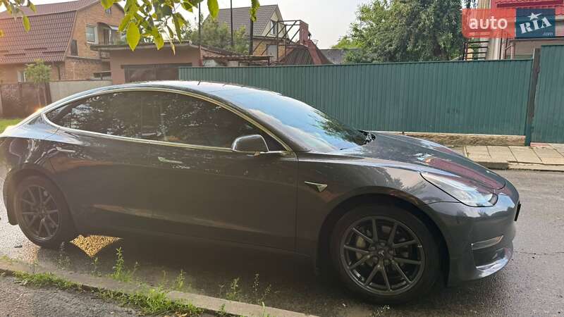 Седан Tesla Model 3 2019 в Києві