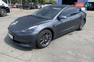 Седан Tesla Model 3 2023 в 
