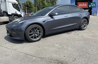 Седан Tesla Model 3 2023 в 