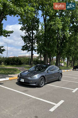 Седан Tesla Model 3 2018 в Киеве