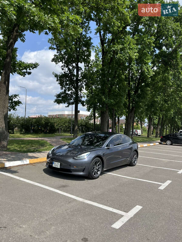 Седан Tesla Model 3 2018 в 