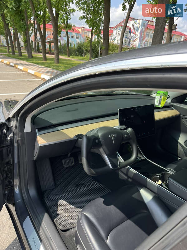 Седан Tesla Model 3 2018 в Киеве