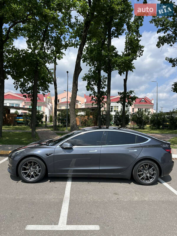 Седан Tesla Model 3 2018 в Киеве