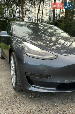 Седан Tesla Model 3 2019 в 