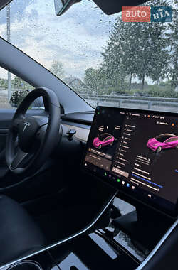 Седан Tesla Model 3 2019 в 