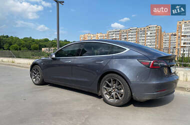 Седан Tesla Model 3 2020 в 