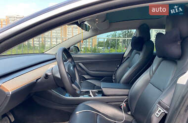 Седан Tesla Model 3 2020 в 