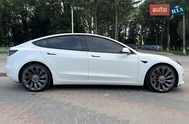 Седан Tesla Model 3 2021 в Виннице