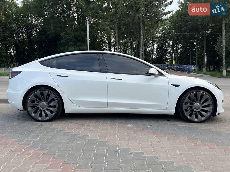 Седан Tesla Model 3 2021 в Виннице