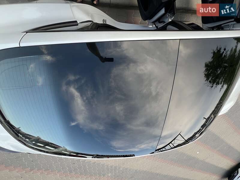 Седан Tesla Model 3 2021 в Виннице