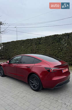 Седан Tesla Model 3 2024 в 