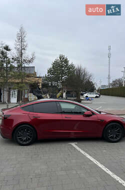 Седан Tesla Model 3 2024 в 