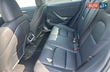 Седан Tesla Model 3 2023 в 