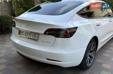 Седан Tesla Model 3 2023 в 