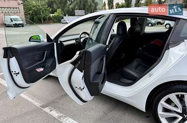 Седан Tesla Model 3 2020 в 